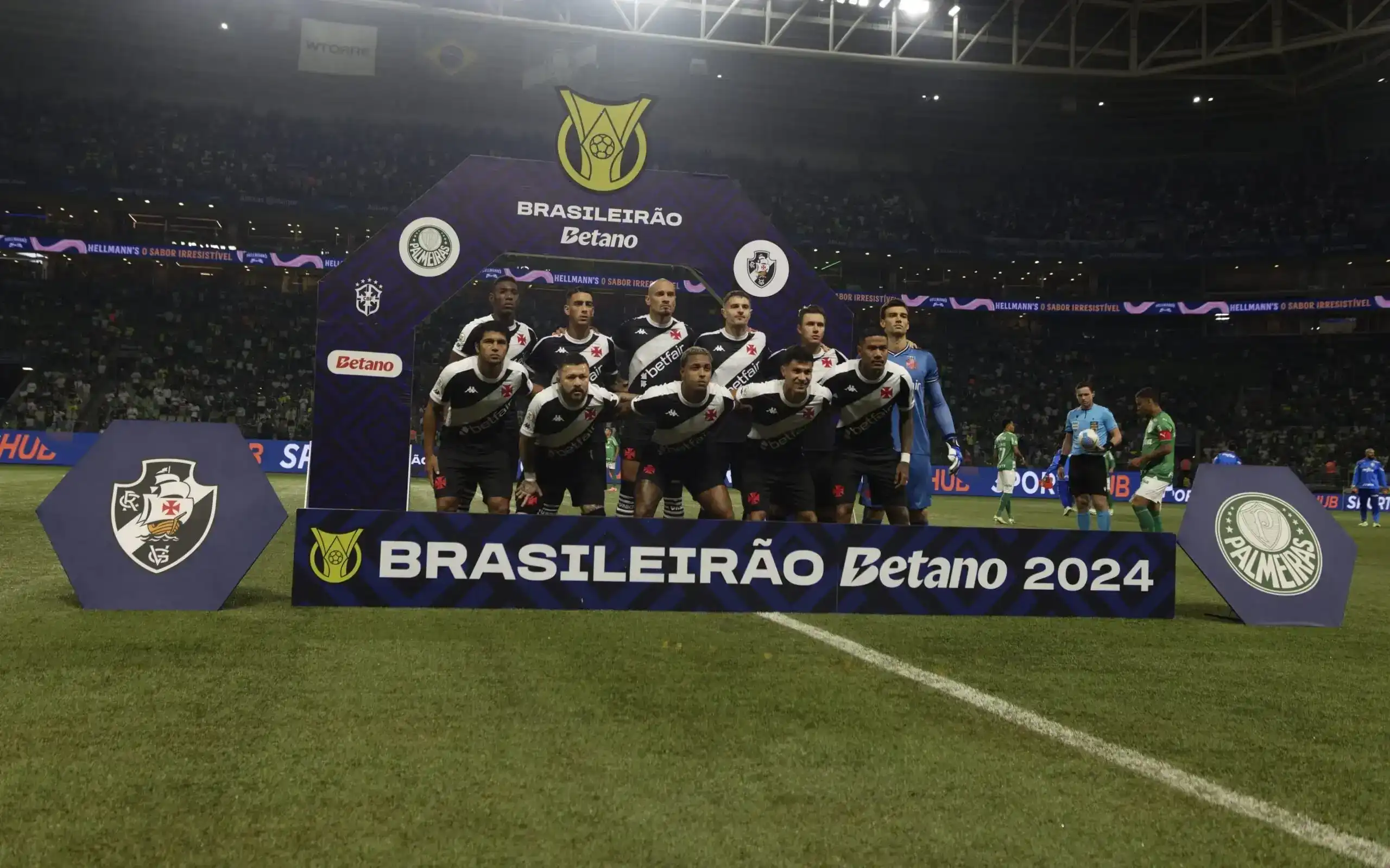 Menjelajahi Dunia Peraduan Bola Sepak